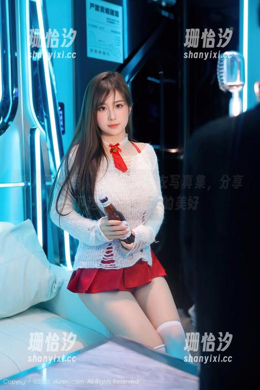 秀人网 - 唔，奶酥又发睡衣写真集，分享一下这个“平常”的美好