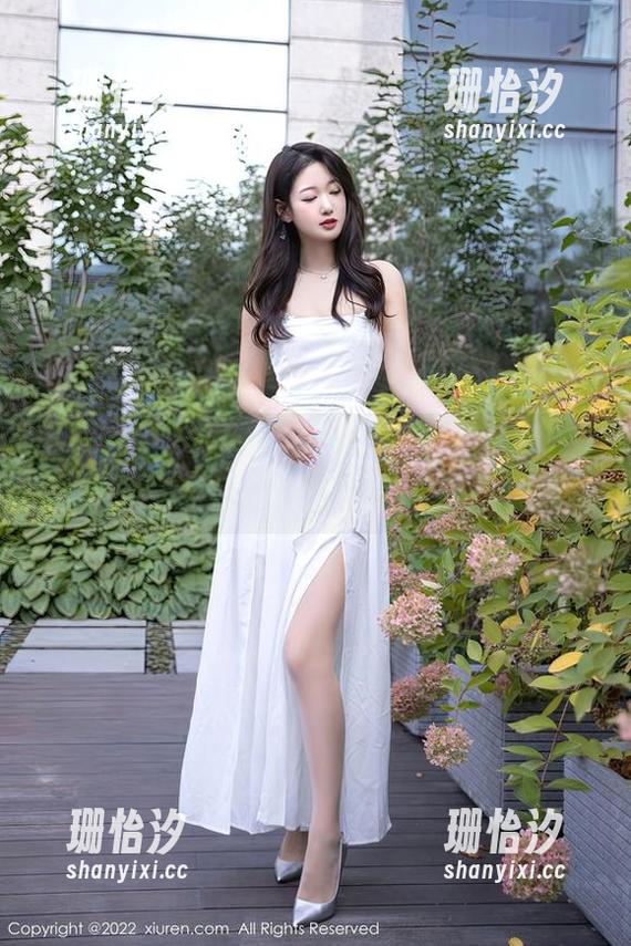 秀人网-娜娜baby 秀人网 - 娜娜baby在泳池边的原图—你能相信这是高清的吗?