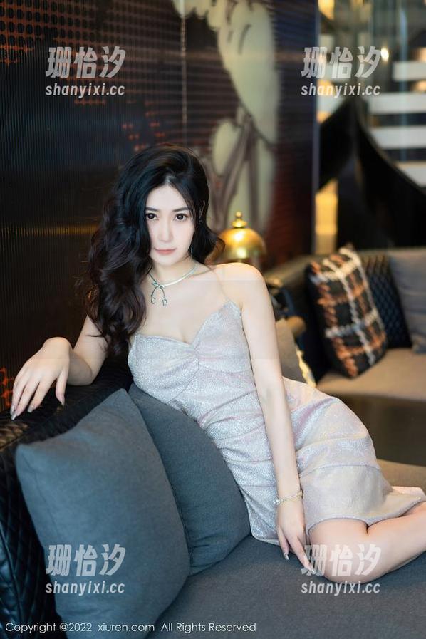 秀人网-安沛蕾 秀人网 - 网盘里的安沛蕾美腿:跟没人说话似的悄悄藏起来