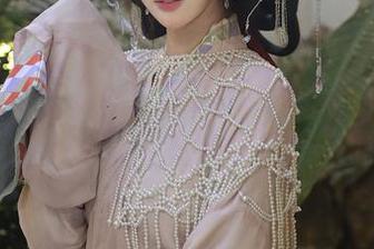 秀人网 - 来了，李梓熙护士写真集，看看她是怎样把白大褂穿得如此不简单！