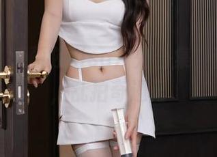 秀人网 - 爱丽莎Lisa户外合集，翻翻草丛，乱拍奇遇记