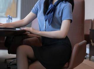 秀人网 - 现在分享一下这份牛仔裤原图，王俪丁呀真是一把好手！