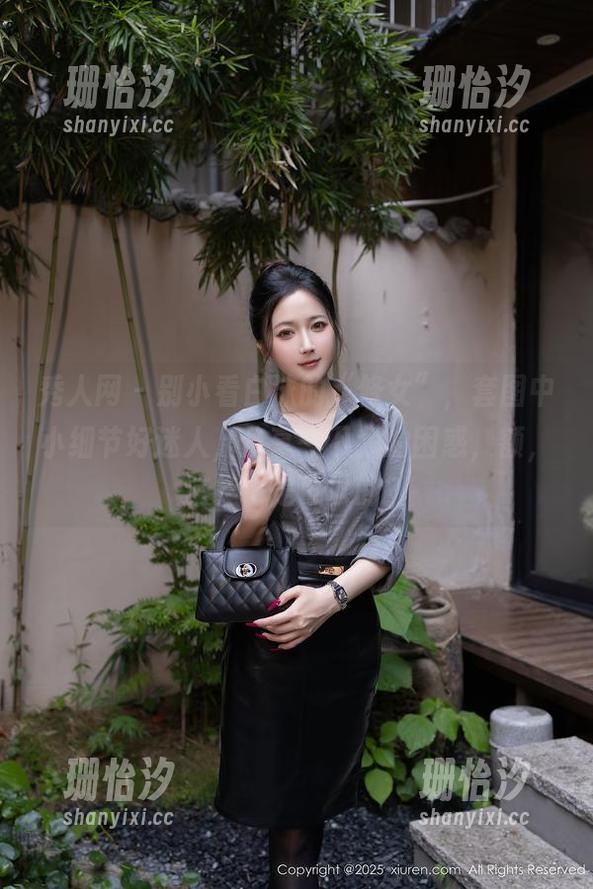 秀人网 - 别小看白沫的“修女”，套图中小细节好迷人，分享一下我的困惑，额，这样也是可以的？