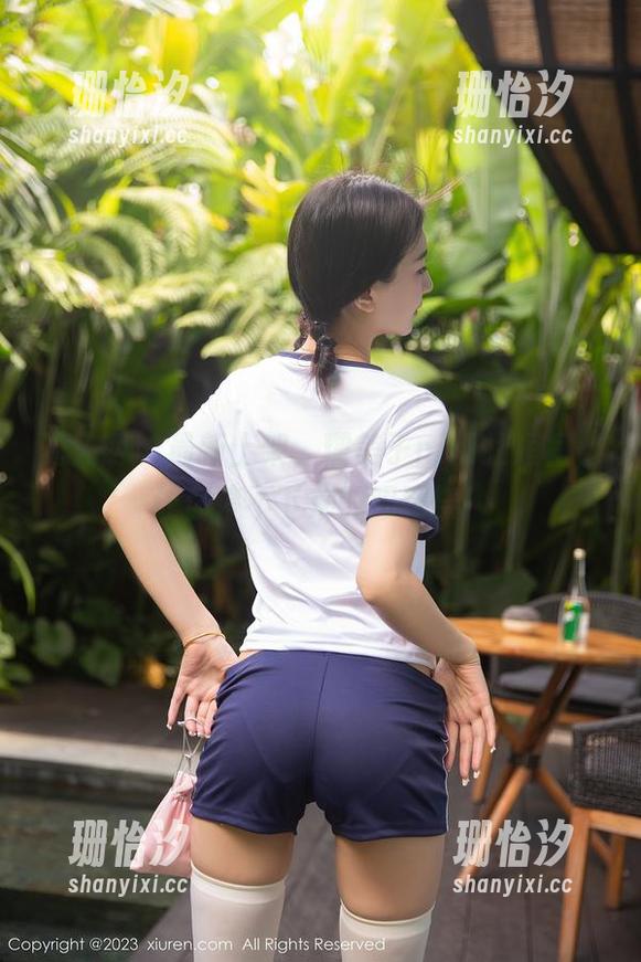 秀人网-糯美子nini 秀人网 - 最新上架,糯美子nini的短裙,让你停不下来的眼球祭!