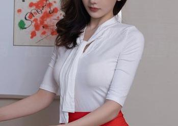 秀人网 - 随性的金允珍呐，作品里的日常，也是一种潮流！