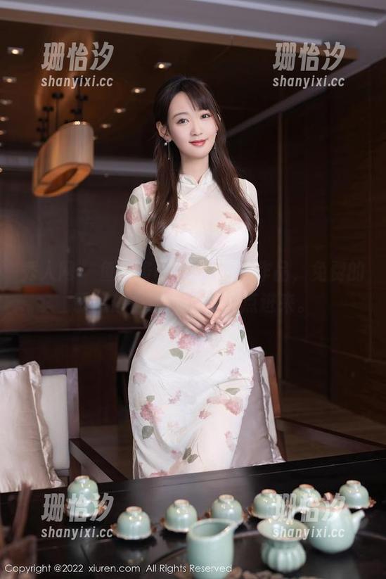 秀人网 - 鱼子酱Fish的肉丝作品，免费的诱惑总是让人忍不住点进来。
