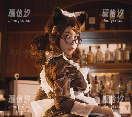 芊川一笑MNK的新挑战：透明女仆合集分享，笑得停不下来！