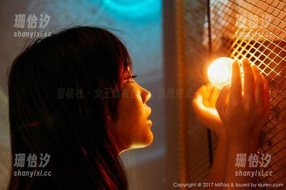 蜜桃社 - 女王结衣合集：当拽变成一种态度