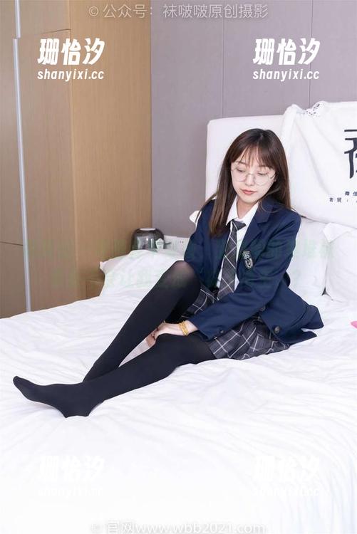 袜啵啵 - 在图库中穿梭，甜甜圈的堆堆袜套会不会让我变成‘袜子博主’？