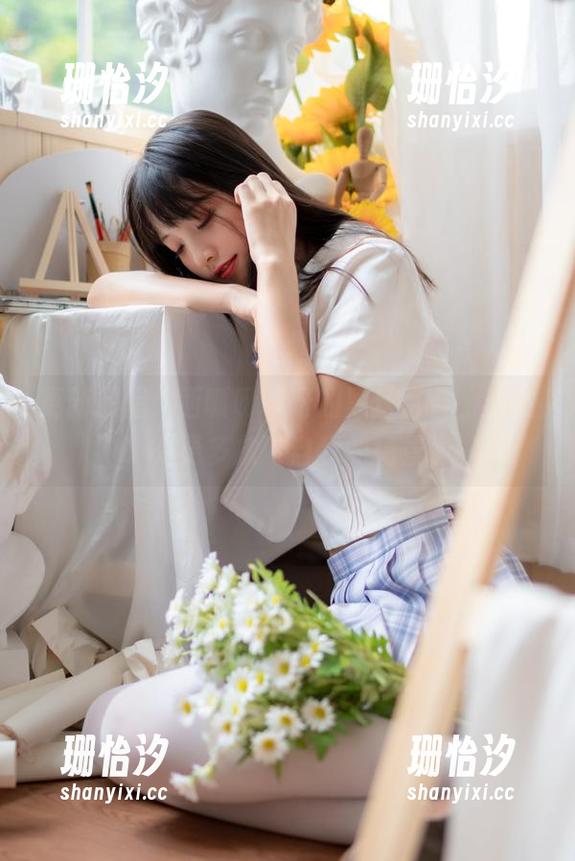 西呱呀呀呀 更新提醒:西呱呀呀呀的黑丝百合,当然有更多放飞自我的场景