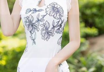 语画界 - 原图里的王馨瑶yanni真的好有氛围！JK风的资源，感觉是能陪我度过整个下午的那种。