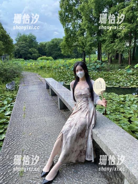 软妹小九九 微密圈 - 票圈双击三下,免费的白裙软妹小九九图片专属指南!