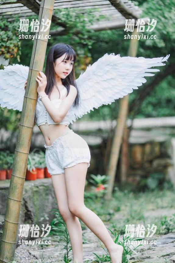 各位注意，镜酱新开的蕾丝美图，一不小心可能夺命！