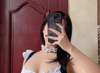 微密圈 - 雪怡妹纸全套蕾丝的作品，令人想要多停留一会儿，犹豫要不要点赞？