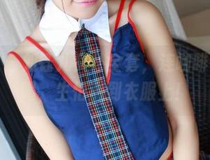 青豆客 - 刘钰儿女仆全套，连咖啡都不敢喝，生怕溅到衣服上！