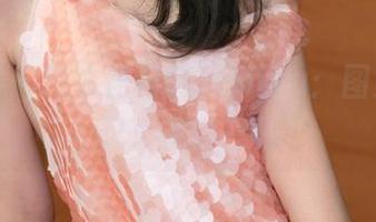 青豆客 - 连衣裙与宛恩miyu：图集中不忍直视的一幕