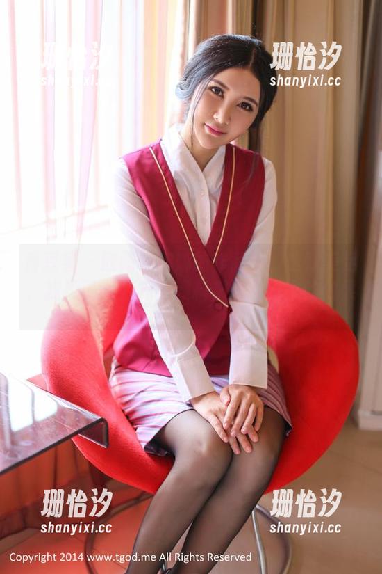 青豆客-欧阳妮娜娜 青豆客 - 欧阳妮娜娜的作品集:这双美足,我用了五公斤的颜料都没画出来的效果。