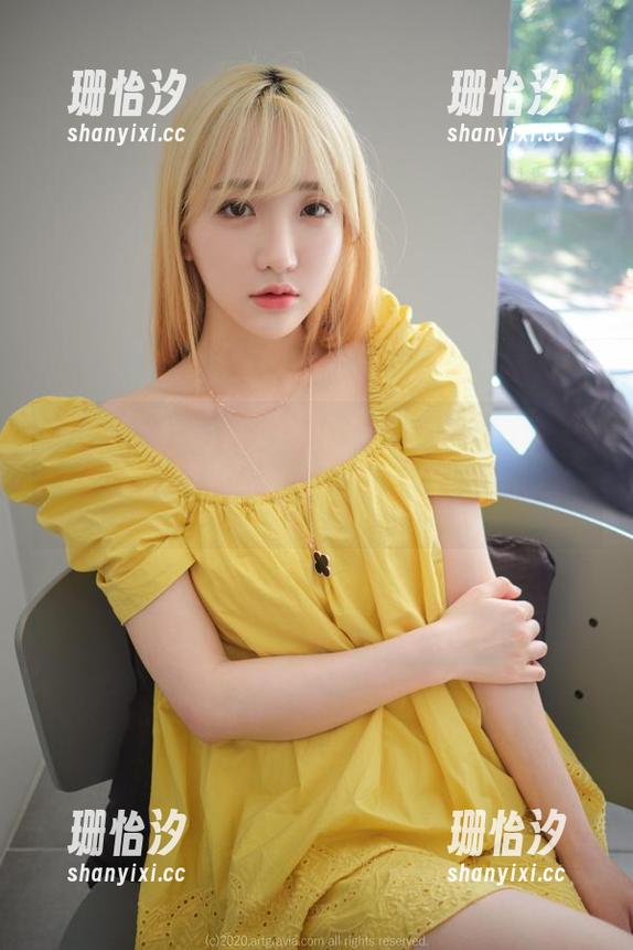 专注于短裙美态，韩国孙乐乐的这个系列美图，精选得像金子一样，要怎么看都好。
