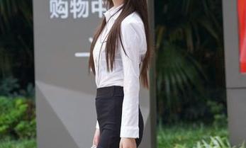 魔镜街拍：谁说绿色不吸引？包臀短裙和你预想的私拍资源！