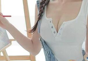 微密圈 - 哈，黎允熙的连衣裙，这个设计师是不是有点小想法？我就是好奇。