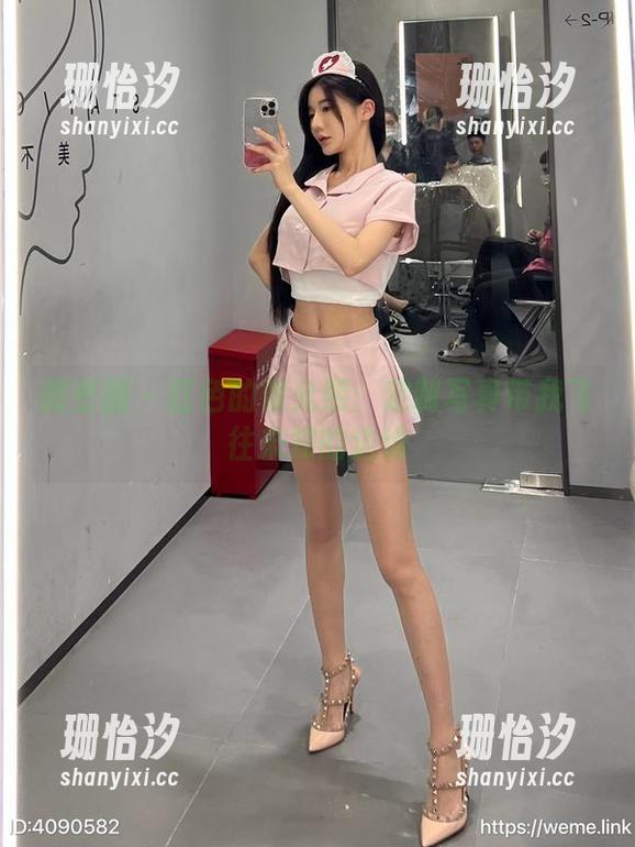 微密圈 - 红色的黎允熙：定制写真带我飞往未知的边缘
